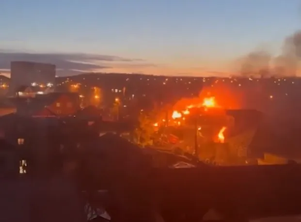 В російському Іркутську на будинок впав винищувач (відео, оновлено)