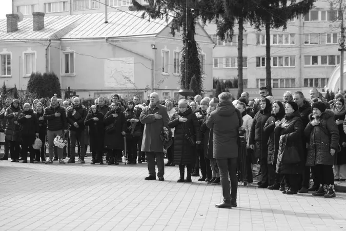 Загинув на Донеччині: у Луцьку попрощалися з розвідником Едуардом Ковальчуком (фото)