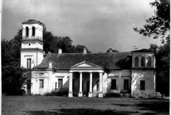 У серці волинського Полісся колись стояла розкішна романтична резиденція: що з нею трапилося (ретрофото)
