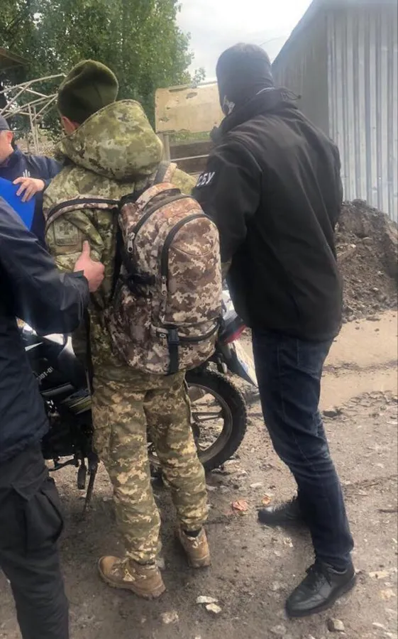Прикордонник Луцького загону попався на хабарі (фото)