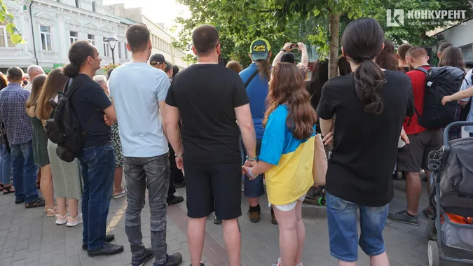 Прийшли сотні людей: у Луцьку виступив запальний гурт Оt Vinta (фото, відео)