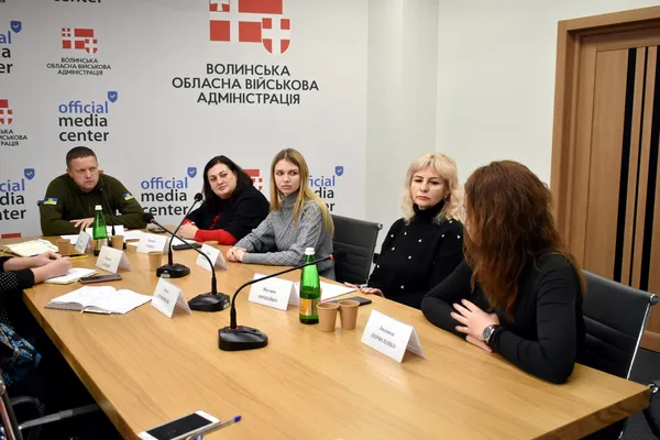 Житло, працевлаштування та гуманітарна допомога: ВПО розповіли про свої проблеми начальнику Волинської ОВА
