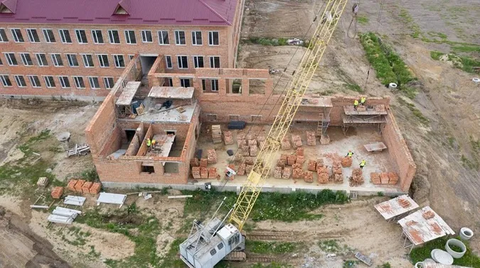 Показали, як зводять нову школу в Башликах (фото)