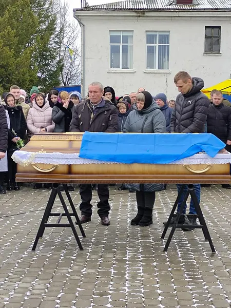 На Волині попрощалися із загиблим під Мар'їнкою Володимиром Фірчуком (фото)