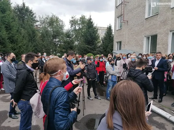 Луцький пологовий мітингує проти передачі корпусу  для COVID-19-пацієнтів