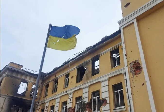 У Тростянці окупанти облаштували штаб і стріляють по цивільних