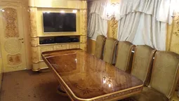 Кухня, ванна та м'який куточок: "Укрзалізниця" показала VIP-вагон (фото)