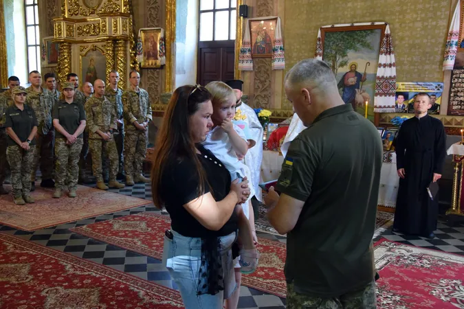 На Волині родинам загиблих прикордонників вручили посмертні нагороди їхніх героїв (фото)