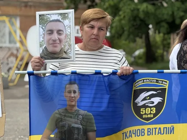 «Важливо, щоб нас почули»: у селищі на Волині – перша акція на підтримку безвісти зниклих військових (фото)