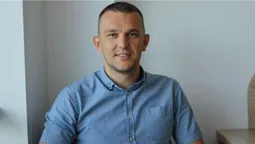 Чи можна виїхати за кордон, якщо є «бронь»? Відповідає юрист (відео)