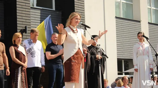 У ЛНТУ провели посвяту першокурсників: танцював навіть робот-гуманоїд (фото)