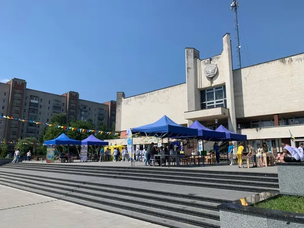 У Луцьку люди з інвалідністю можуть безплатно скористатися спецавтомобілем (фото)