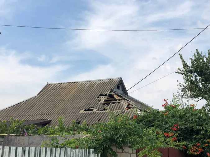 Удар по Миколаєву: поранені троє людей, у тому числі 13-річна дитина (фото)