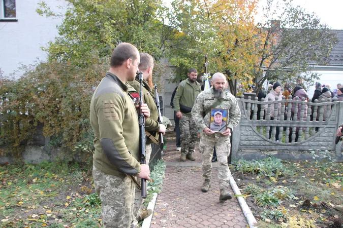 На Волині попрощалися із 46-річним воїном Володимиром Євпаком (фото)