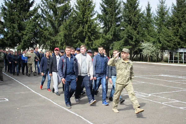 Волинських призовників відправили на військову службу (фото)