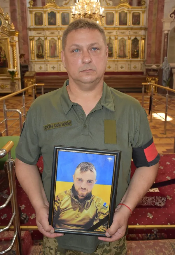 У Луцьку попрощалися із захисниками Вадимом Чвирем, Альбертом Свіцею та Павлом Корчуком (фото)