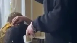 У волинському ліцеї вчителька висипала на голову учениці пачку снеків (відео)