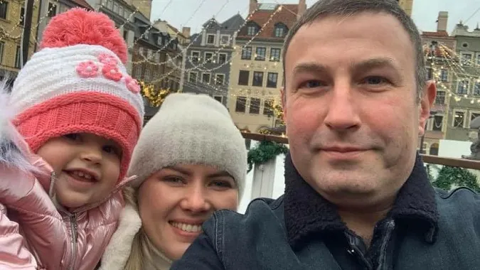 Маленькій дівчинці, тато якої загинув у ДТП, збирають $2 млн на лікування (фото)