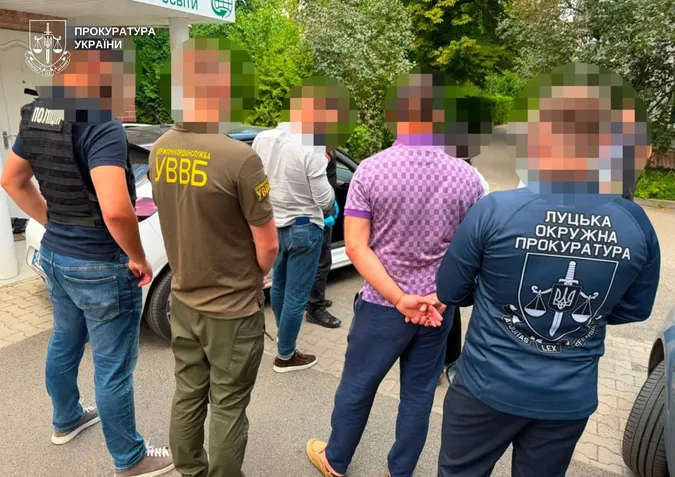Волинянин за 10 тисяч доларів «рішав» непридатність для служби