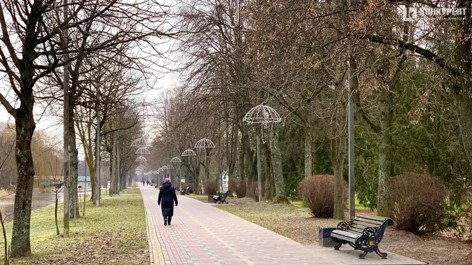 «А за вікном майже весна»: як луцький парк її зустрів (фото)