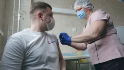 Голова фракції Громадянського Руху «СВІДОМІ» Тарас Шкітер вакцинувався від коронавірусу (відео)