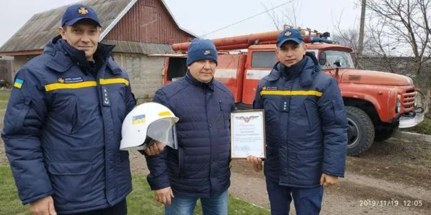Селянин з Рівненщини придбав пожежну машину і їздить на виклики