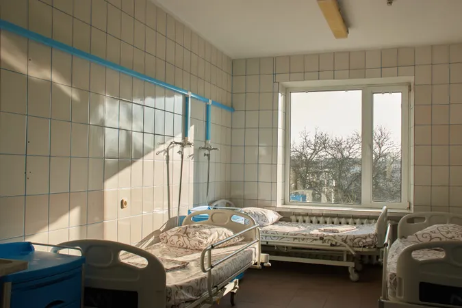 З вікна луцького коронавірусного шпиталю у пологовому випала жінка