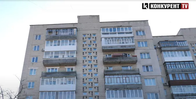 У Луцьку в будинках, які постраждали від обстрілу, завершують заміну вікон на декілька мільйонів