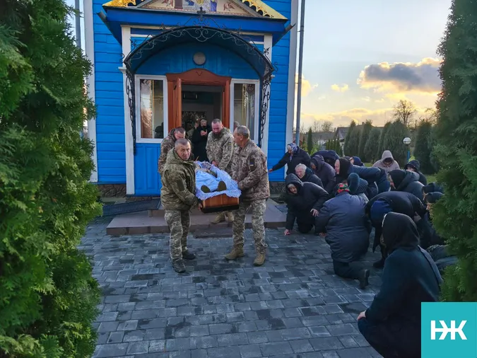 Мужньо обороняв країну: на Волині попрощалися із Михайлом Ковзоловичем (фото)