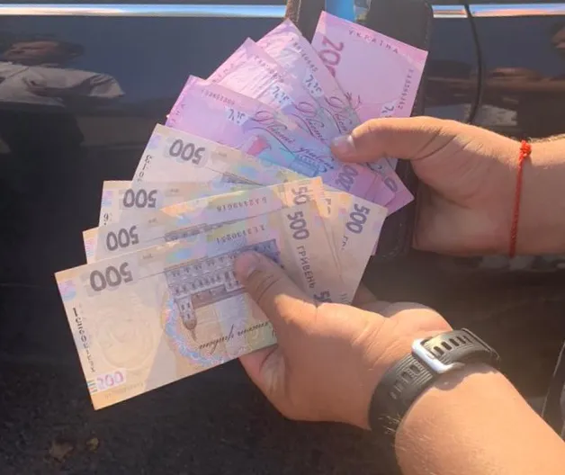 Посадовцям нововолинської шахти, які організували схему з відкатами, оголосили підозру