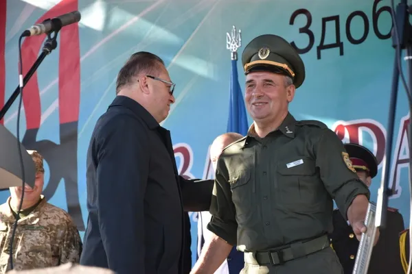 Учні військового ліцею в Луцьку склали присягу (фото)