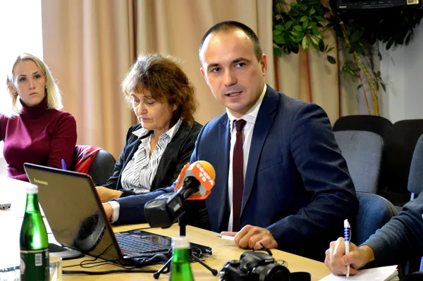У Волинському центрі зайнятості навчають безробітних, аби ті не втікали за кордон (фото)