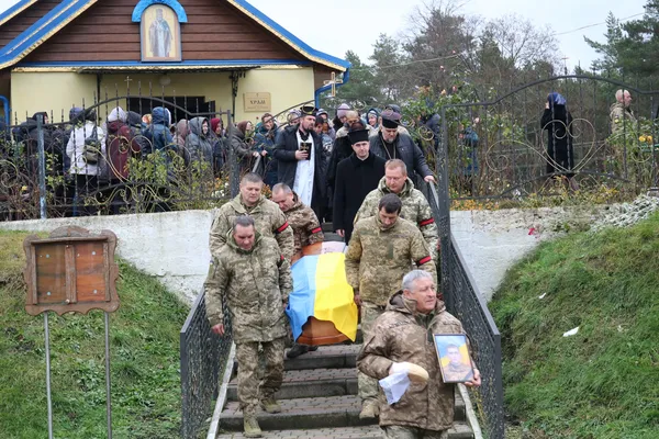 Загинув від удару дроном: у Горохові попрощалися з воїном Олександром Вихневичем (фото)