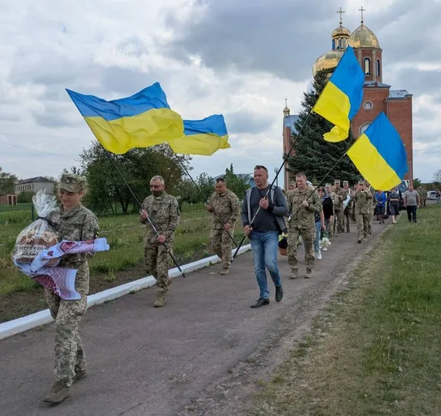 Іваничівська громада попрощалася із військовослужбовцем Валентином Сафоновим (фото)