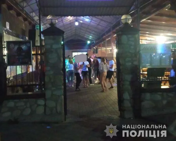 У Світязі чоловіка вдарили в голову і забрали гаманець