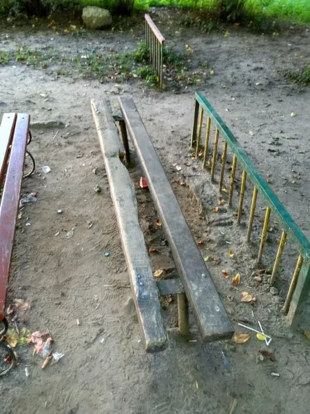 У Луцьку дитмайданчик наче «після війни» (фото)
