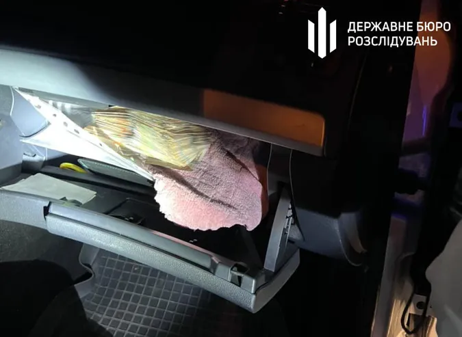 Нова «схема»: у Львові затримали зловмисника, який переправляв чоловіків за кордон (фото, відео)