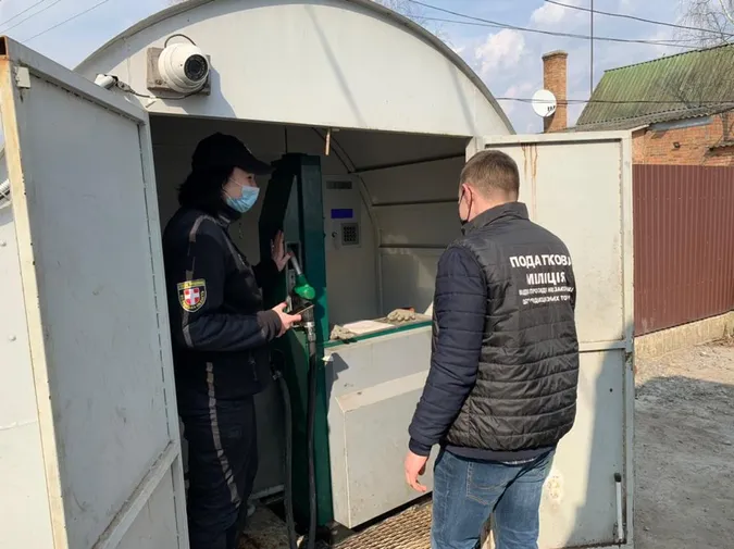 На Волині демонтували нелегальну заправку (фото, відео)