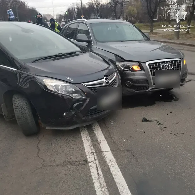 Аварія на Відродження в Луцьку: п'яний на «опелі» не пропустив «ауді» (фото)