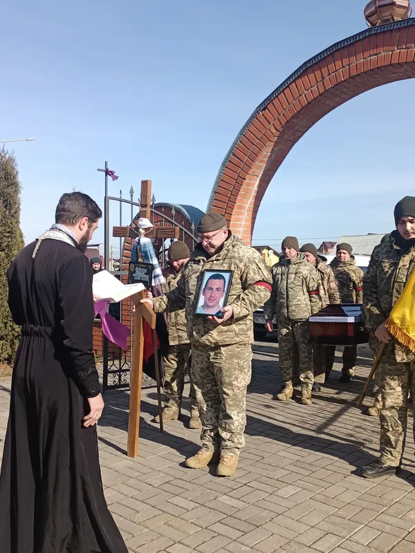 У Луцькому районі попрощалися із воїном Вадимом Новосадом (фото)