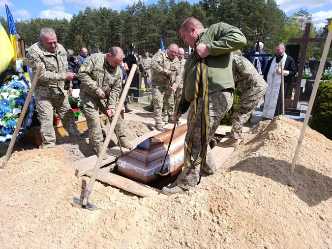 У Маневичах попрощалися із захисником Андрієм Сидоруком (фото)
