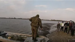 У Камінь-Каширському районі жителі воювали з рибпатрулем за рибу (фото)
