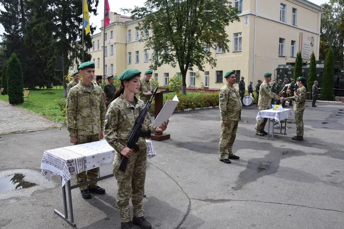 У Луцьку новобранці-прикордонники склали військову присягу (фото)