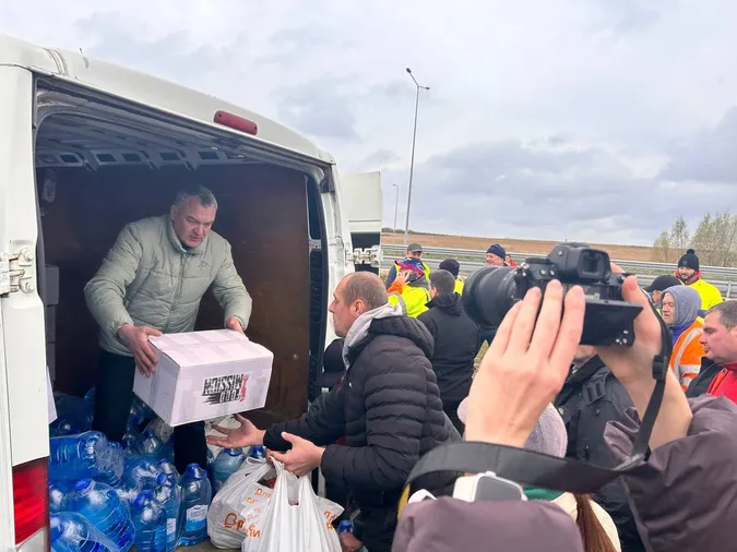 Для українських водіїв, заблокованих на польському кордоні, створили Штаб допомоги (фото)
