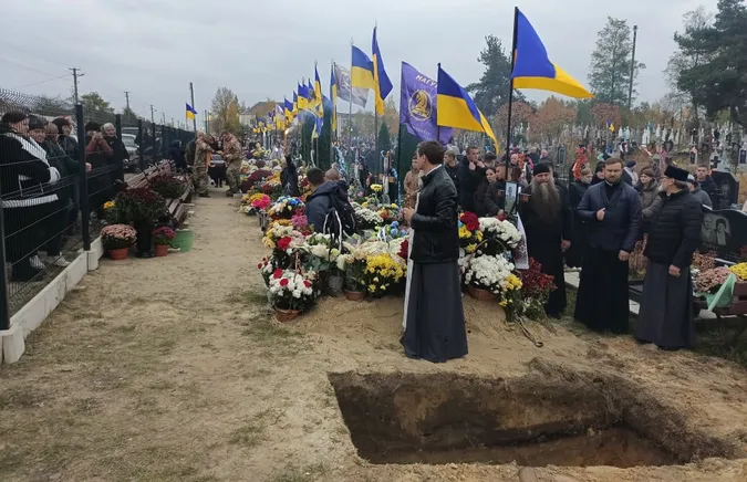 Страшне горе: на Волині попрощалися із молодим бійцем Романом Каденчуком (фото)
