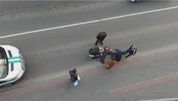 У юнака, якого збили в центрі Луцька, травми голови та хребта (відео)