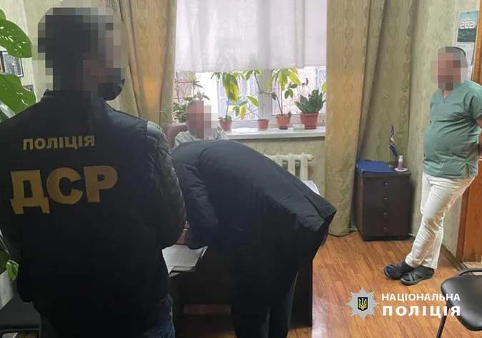 Затримали паталогоанатомів, які «заробляли» на померлих від COVID-19