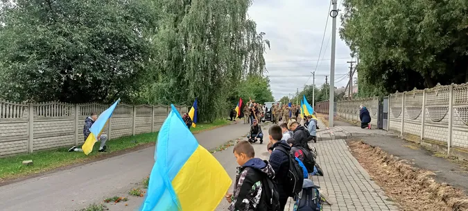 Лишилось пʼять дітей: на Волині попрощалися з Сергієм Климчуком (фото)