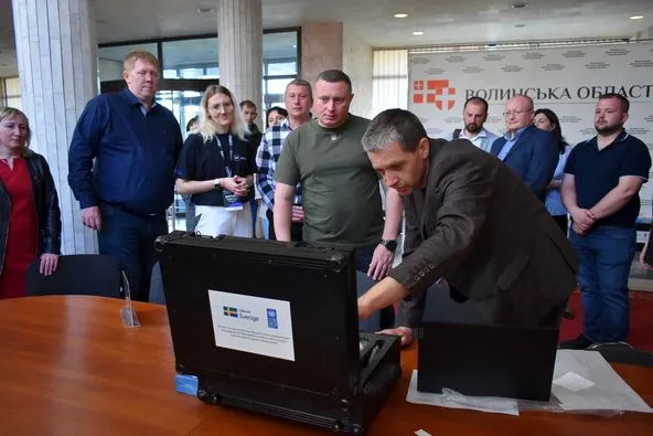 Десять волинських громад отримали «мобільні валізи» (фото)