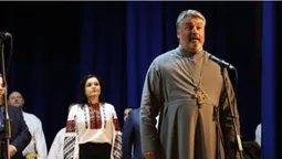 Зі священниками, чиновниками та хором: як відсвяткували Великдень у Луцьку (фото)